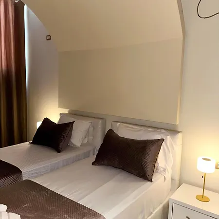 Grand Gjyshi Ξενοδοχείο 3*