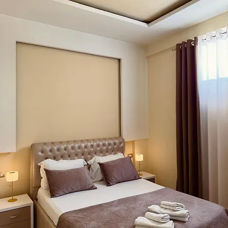 فندق Grand Gjyshi 3*