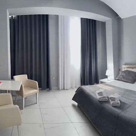 Grand Gjyshi Ξενοδοχείο