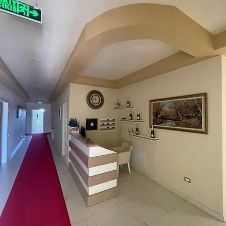 Hotel Grand Gjyshi Qerrexhias