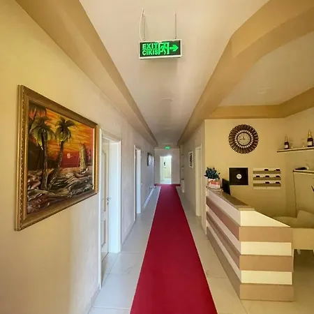Hotel Grand Gjyshi
