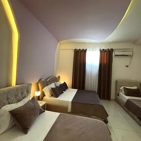 Grand Gjyshi Otel 3*