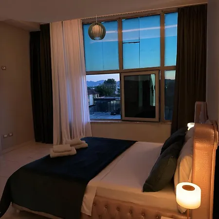 ホテル Grand Gjyshi