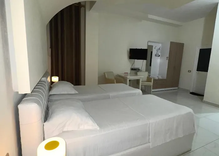 Otel Grand Gjyshi 3*